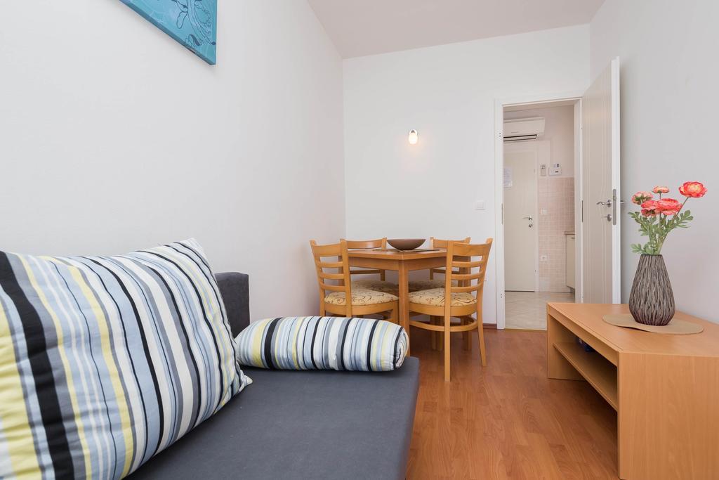 Beachfront Apartments Lara Omis Luaran gambar